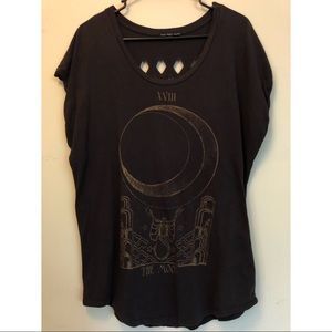 ✨ lowest ✨ UO Tarot Card Tunic